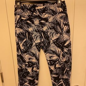 Black & white elastic waisted stretch pants